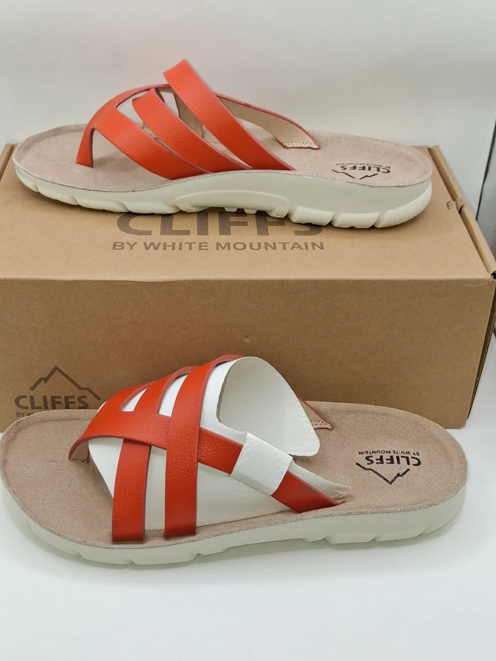 The White Mountain Bertina sandals in spice color, size 8, are a stylish slip-on